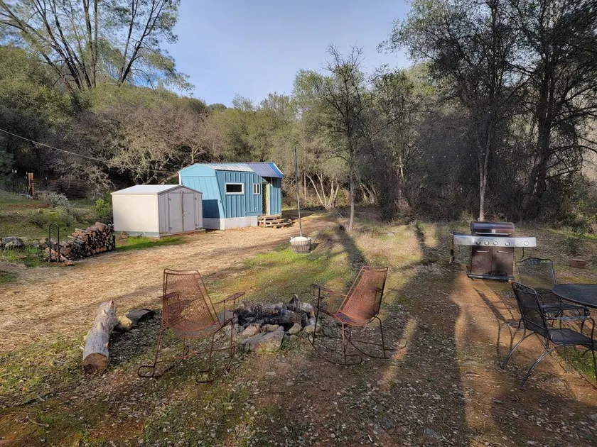 Perfect Getaway on a beautiful creek with trails, outdoor bath/shower, near town - Image 1
