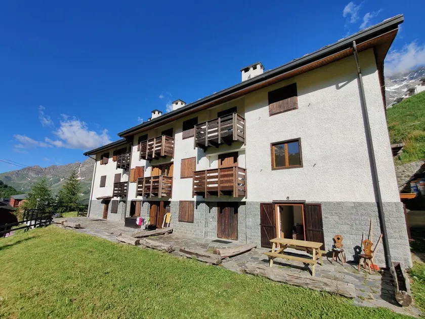 Ski-in-ski-out for 10-12 people 2 apartments - Image 1