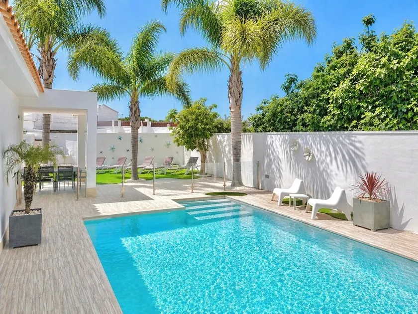 VILLA MIT PRIVATEM POOL IN CONIL, VILLA MARABU - Image 1