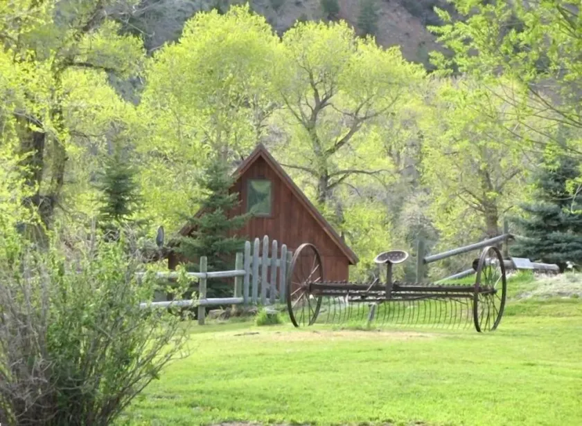 Cabin the River ~ nur 10 Minuten nach Yellowstone! Sitzt am Ufer des Yellowstone River - Image 1