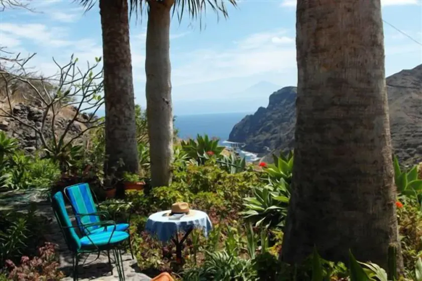 Charming and quiet cottage with panoramic views - Image 1