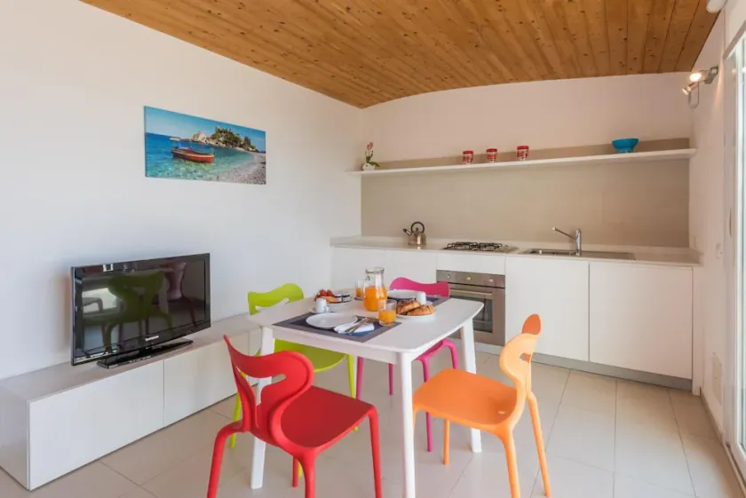 Splendid attic with large veranda. - Image 1