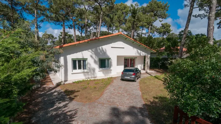 BELLE VILLA PRES DE LA PLAGE ET DU LAC - Image 1