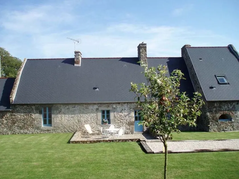 Charming stone house near the beach with bikes - Image 1