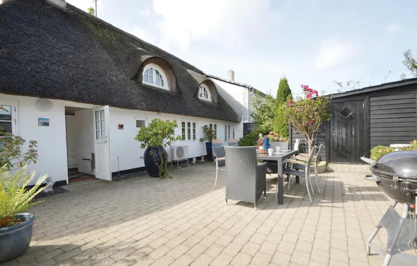 Three-Bedroom Holiday Home In Hojer - Image 1