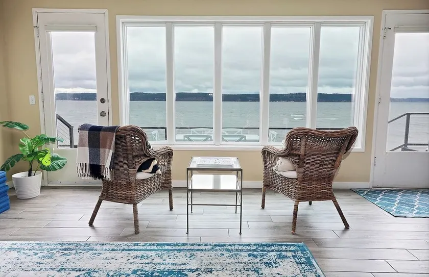 Beautiful Whidbey Island Waterfront 2 Bedroom, 2 Bath home, Sleeps 6, direct beach access - Image 1