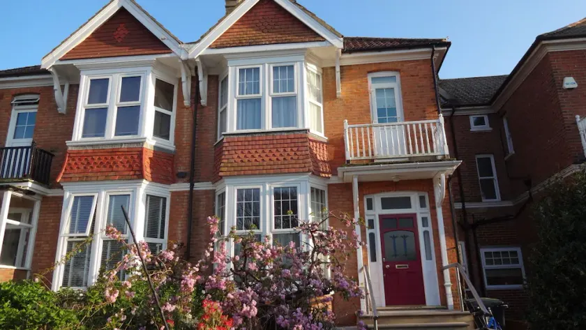 Gorgeous 4-bed House in Bexhill-on-sea, sea Views - Image 1