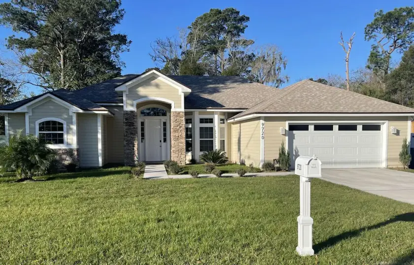 Gorgeous Heated Pool Home Built in 2020 with Jacuzzi- 5.3 mi from INTL Airport… - Image 1