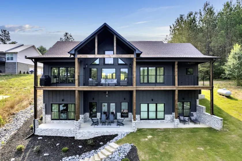 ~Gorgeous Home! ~Smith Lake~Waterfront!4BR!Private Dock! Winter Specials! - Image 1