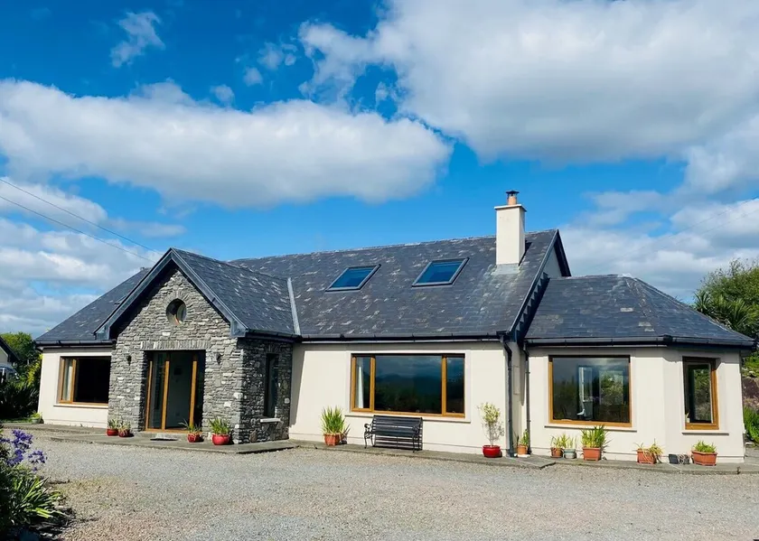 3 bedroom home 15 mins drive from Kenmare town - Image 1