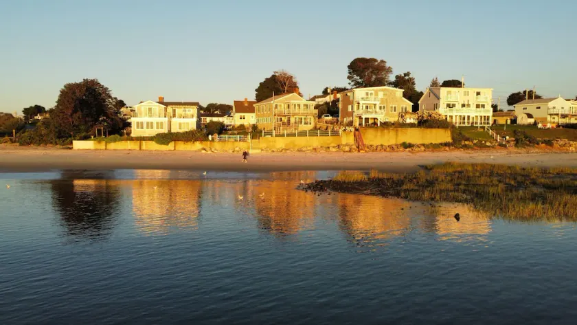 Great Neck Ipswich Ma. 3 Bedrooms 2 Baths Beachfront House  - Image 1