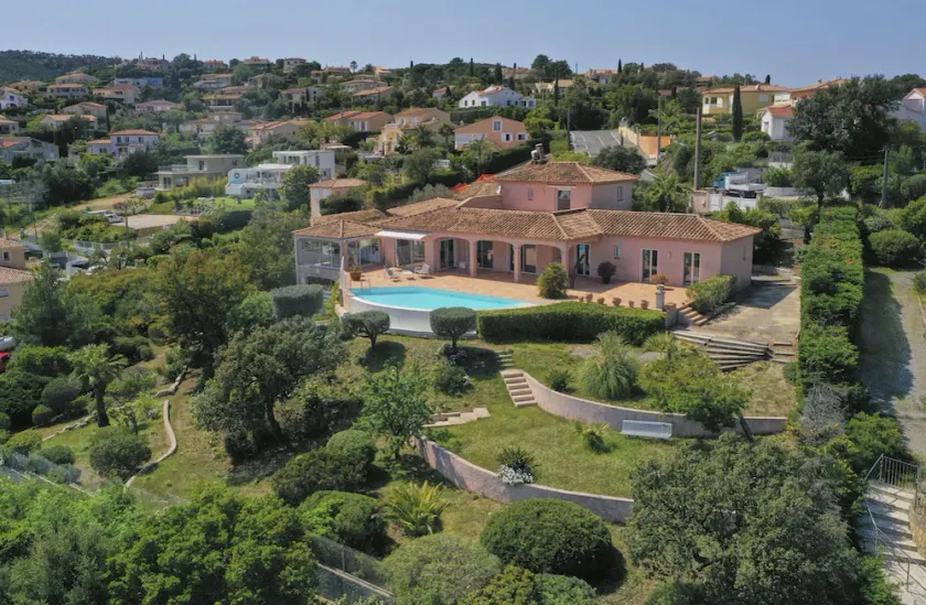 Villa au sud de la France à Saint Aygulf / 83 var). Vue panoramique mer. Piscine - Image 1