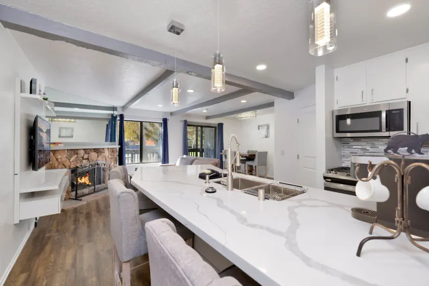 Blue Jay Getaway #2082 by Big Bear Vacations - Image 1