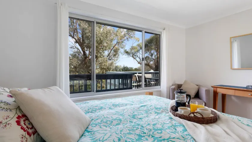 Dolphin Dreaming 16 Dolphin Avenue - Image 1