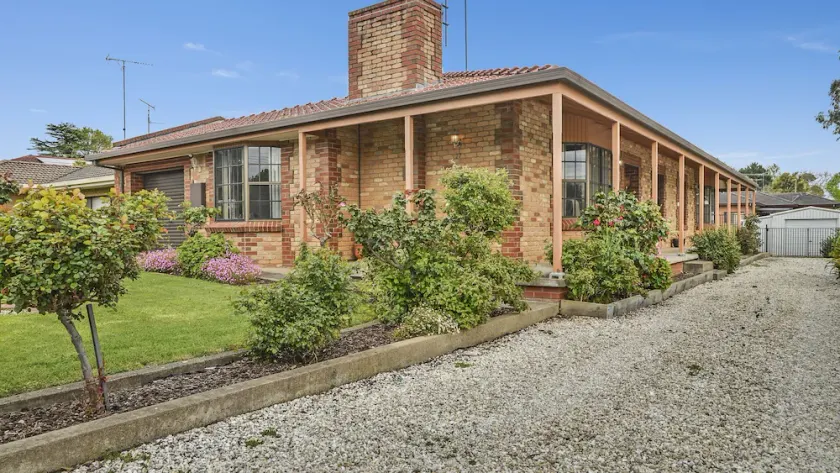 Accommodation on Clezy - Image 1