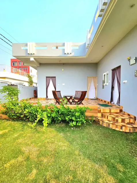 Private Garden Villa by Ganges. 2BK with beautiful Garden/Kitchen/Wi-Fi/Parking - Image 1