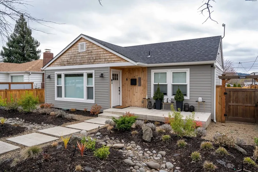University Area Bungalow - The Moxie Harris House - Image 1