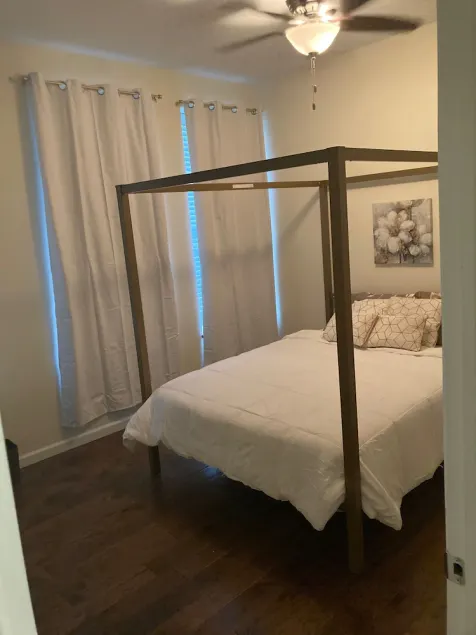2 Bedroom; 30 Day Min; Must Email ID to Confirm stay; Professionals Only - Image 1