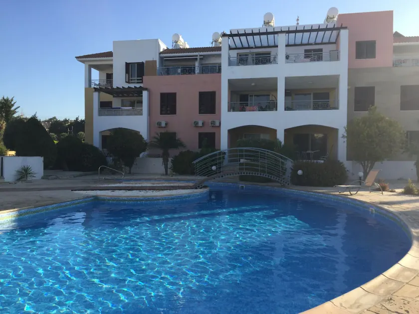 2 Bedroom Ground Floor Apartment Close to Shops, Restaurants, Old Town and beach - Image 1