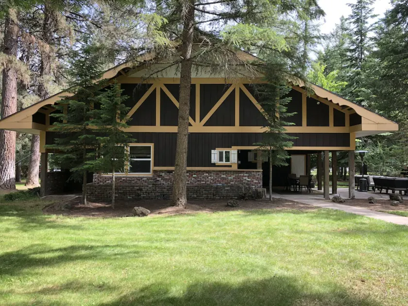 ❤️Camp Gifford's Spokane House❤️ 5 soveværelser / 2 badeværelser Rental The Perfect Retreat Home Rental - Image 1