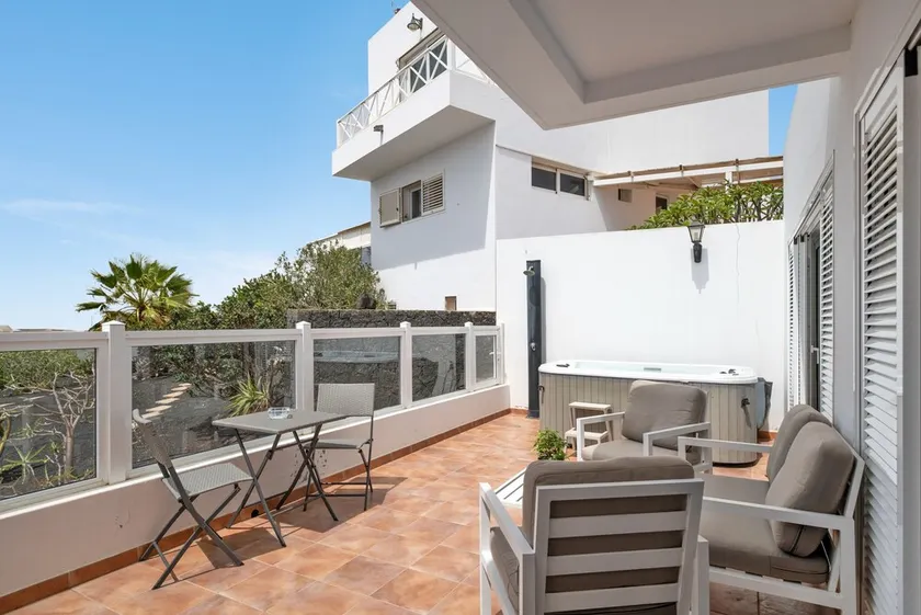 Garden Apartment - Image 1