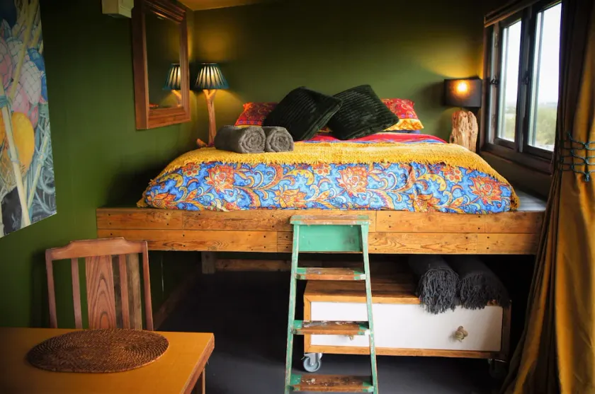 The Bolt Hole - Image 1