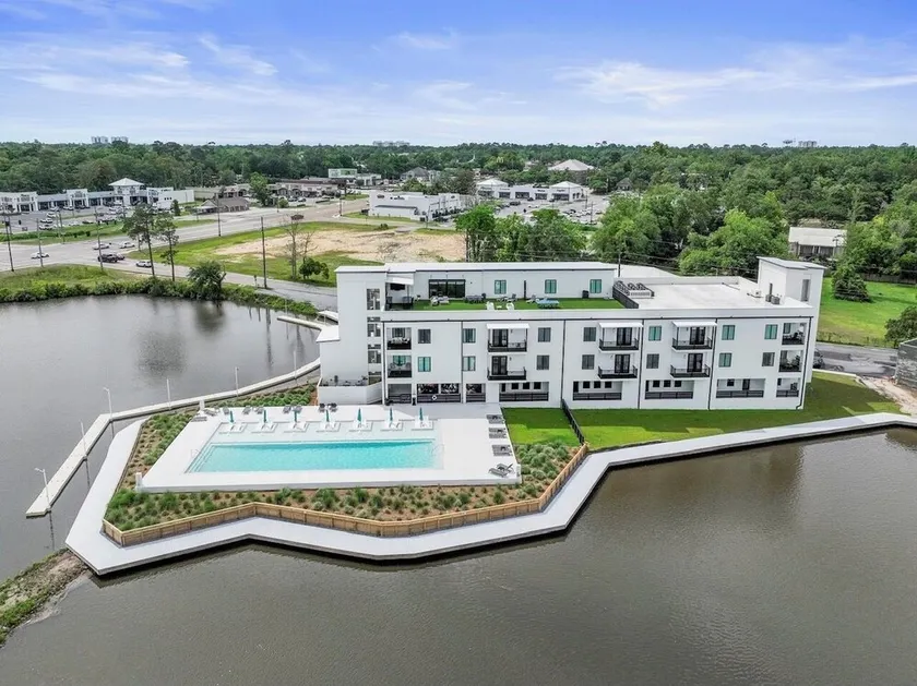 Handsboro Pointe Condo & Suites - Image 1