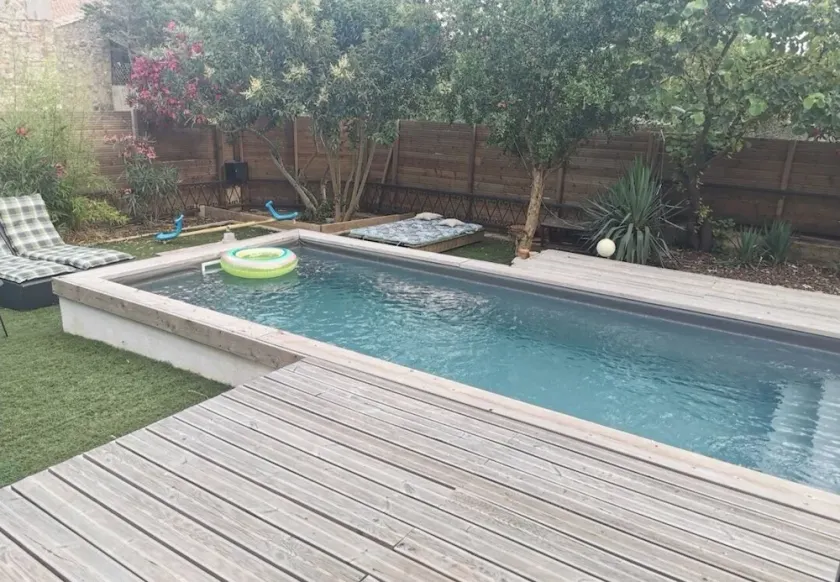 House with pool - Image 1