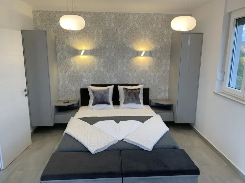 Apartman “LAUDATO XXL DELUXE” med JACUZZI og gratis cykler - Image 1