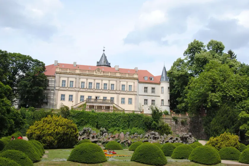 Fabulous apartment in the east wing of the historical castle Wiesenburg - Image 1