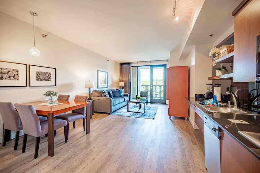 1BR 1BA Suite mit Seeblick und Zugang !!! - Image 1