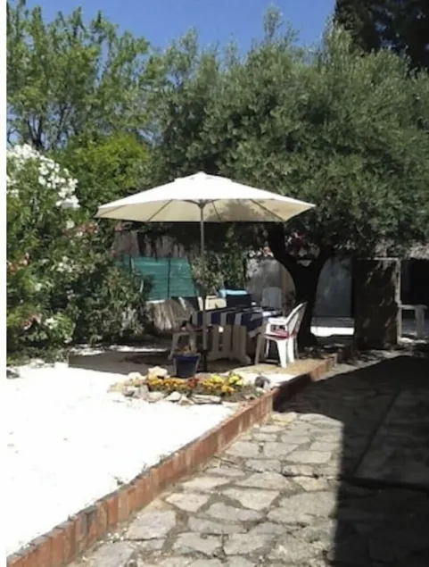 Studio with shady garden near the beach, Les Grillons Beau Rivage - Image 1