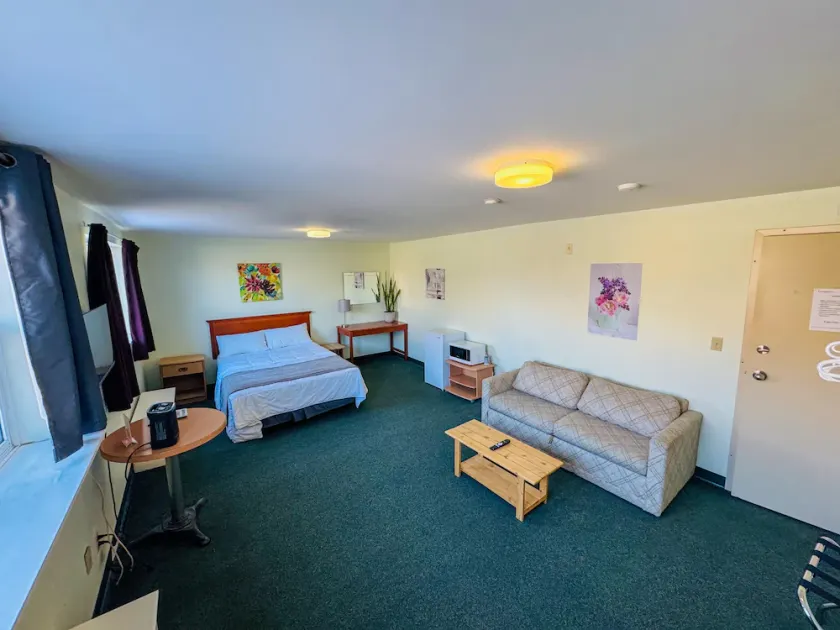 Asessippi Inn - Image 1
