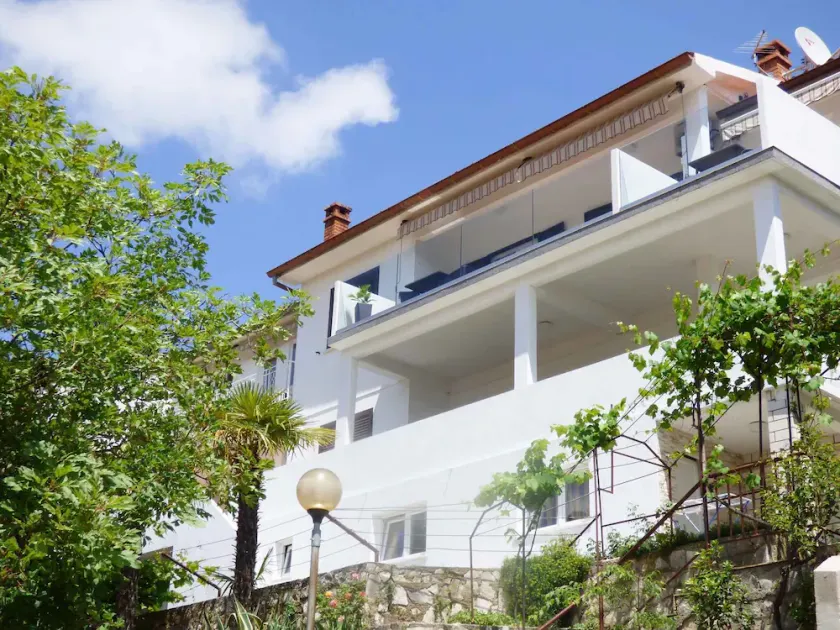 Holiday apartment with air conditioning and internet near the beach - Image 1