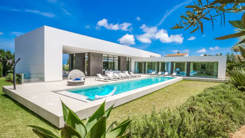 CASA PERLA  Exceptional luxury villa for 10 guests with WiFi , heated  pool A/C - Image 1