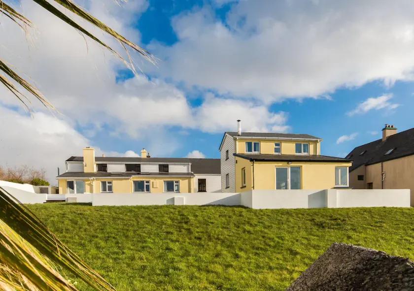 Large house with adjoining cottage close to Waterville - Image 1