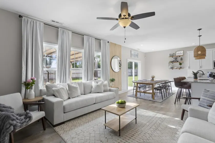 ✨MODERN 3 BEDROOM W/ PLENTY AMENITIES TO ENJOY!✨ - Image 1