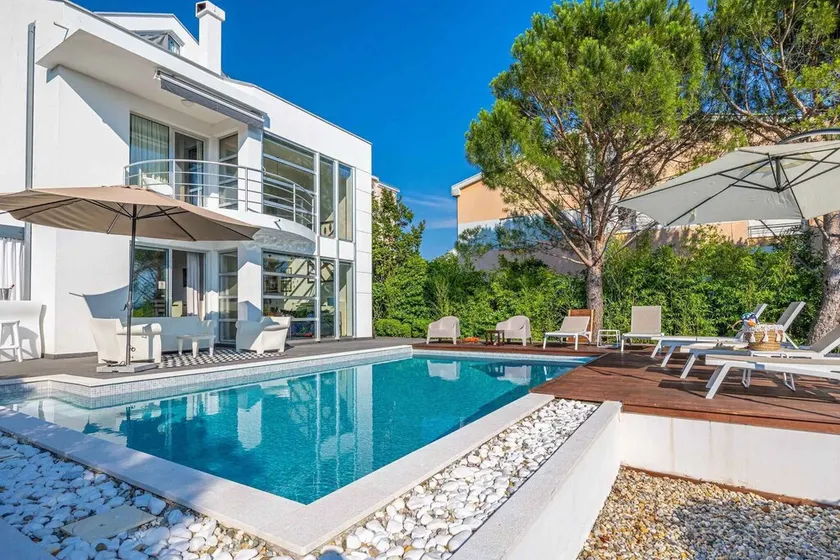 Villa mit Pool und Whirlpool - Image 1
