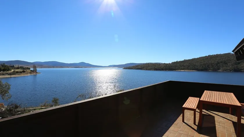 Absolute lakefront, stunning position right in Jindabyne - Image 1