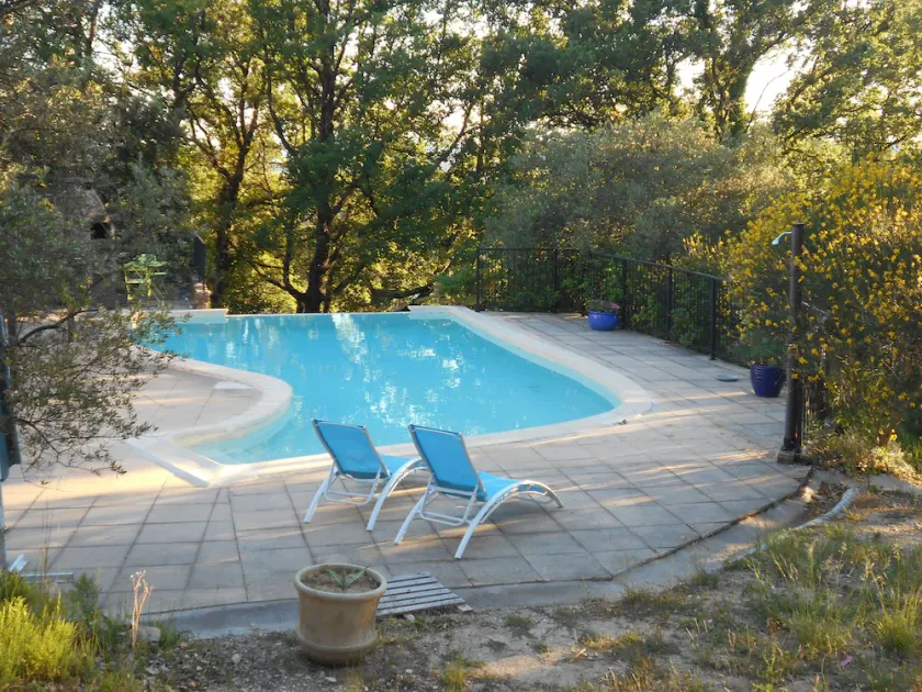 Eine Oase der Ruhe inmitten der Natur. Ein Schlafzimmer, Klimaanlage, Swimmingpool ... - Image 1