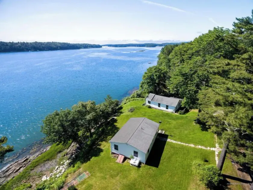 Waterfront Cottage - Image 1