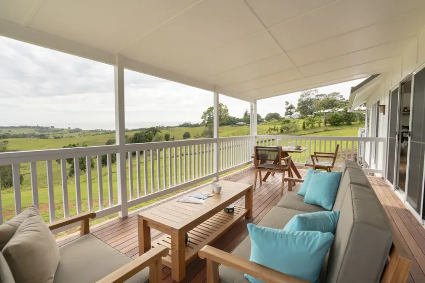 Boutique Ferienhäuser mit Blick auf Byron Bay - Image 1