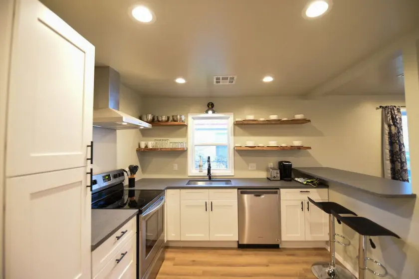 Newly Renovated Hidden Gem - Image 1