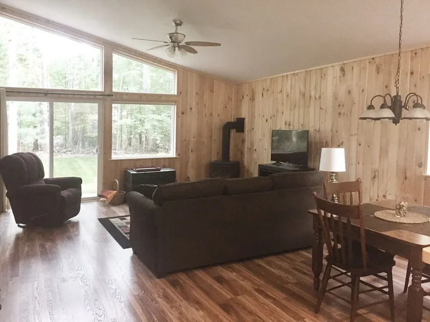 Spacious Up North Cottage Nested in the Tall Timbers - Image 1