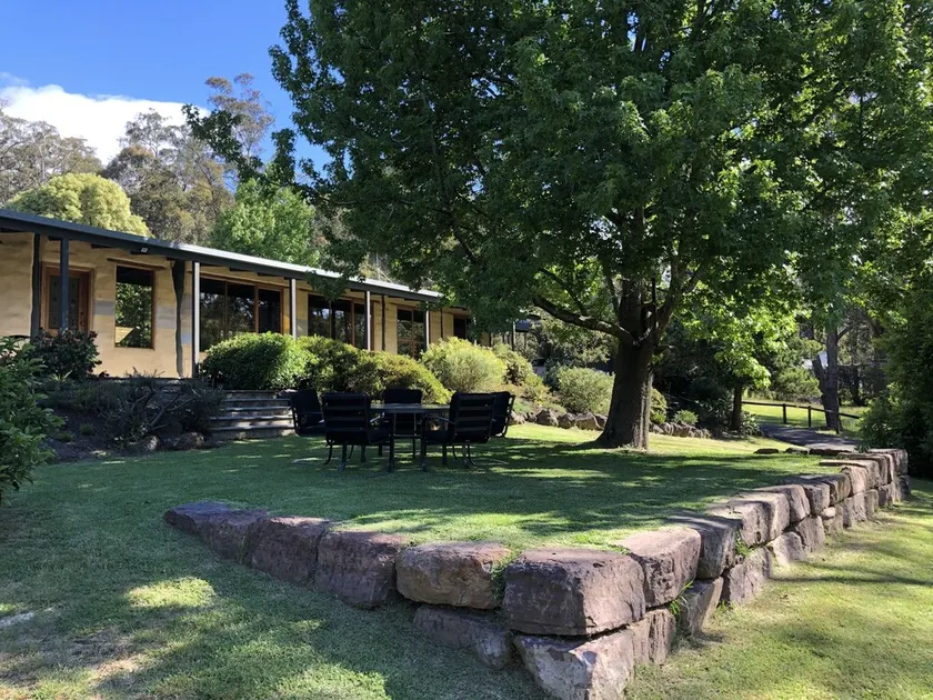 Castella Country Retreat- Rustic Charm in the Heart of Yarra Valley Wine Country - Image 1