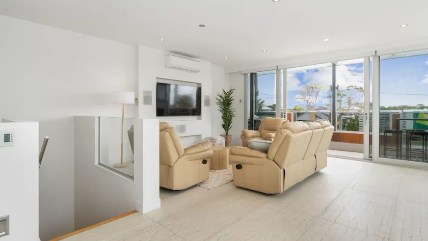 Sunset on the Beach, stylish family home near Mornington Peninsula beaches - Image 1