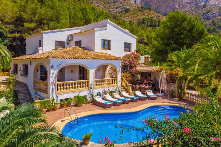 Villa Lydias Walk by Villa Plus - Image 1