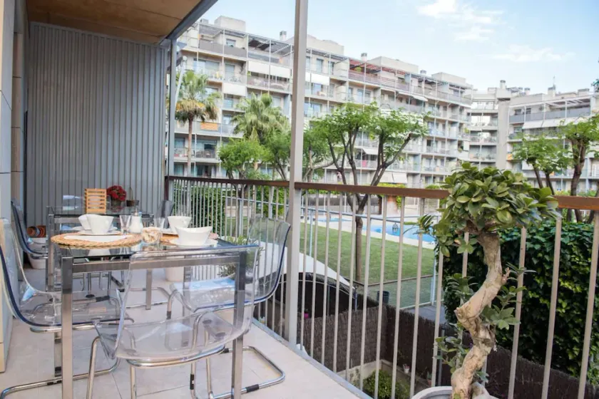 Moderne lejlighed i Poblenou med terrasse og pool - Image 1