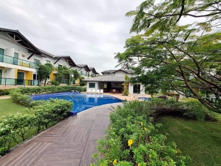 Casa em Condomínio Fechado com Sauna e Piscina - Image 1
