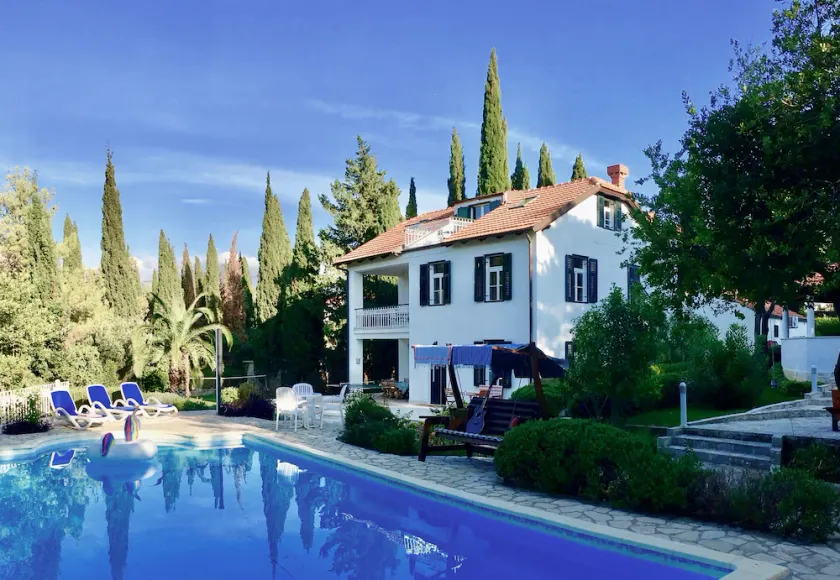 Preciosa casa de verano de 1920 en Cavtat, balcón con vistas al mar y jardín privado con piscina - Image 1